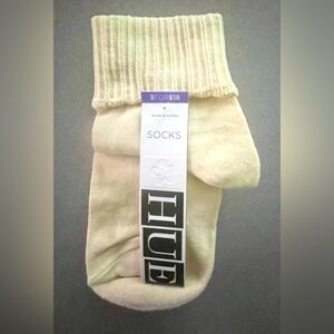 Hue Cream Scalloped Turncuff Socks NWT